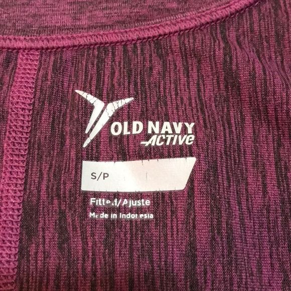 💫4/30 OLD NAVY Fitted Go-Dry Keyhole Back Tank - Picture 4 of 4